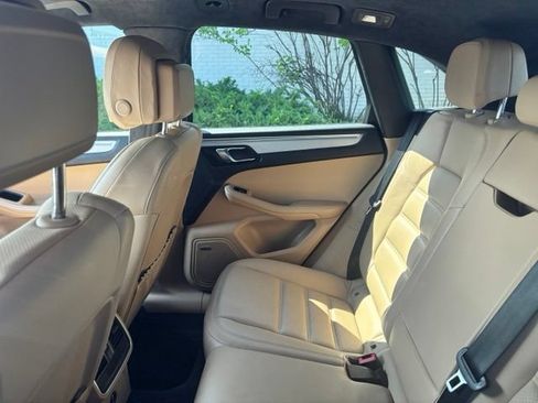 Used 2020 Porsche Macan Turbo AWD/4WD image 8