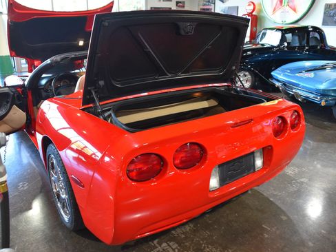 Used 1998 Chevrolet Corvette Convertible w/ Memory Pkg RWD image 17