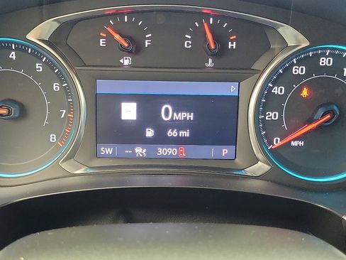 Used 2023 Chevrolet Traverse RS image 13