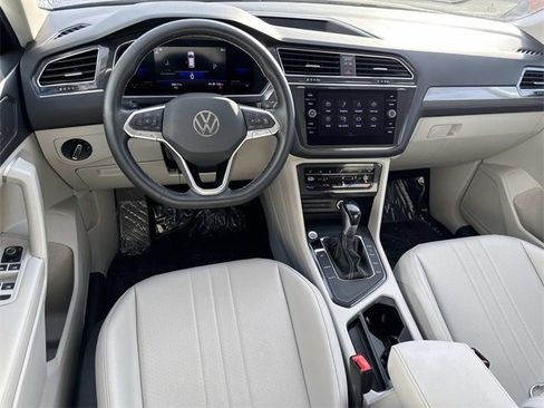 Certified 2022 Volkswagen Tiguan SE image 7