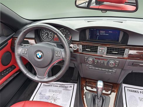 Used 2013 BMW 328i Convertible image 18