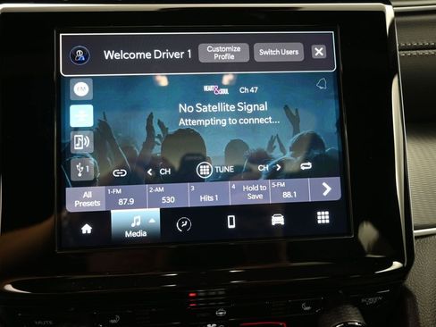 New 2025 Jeep Grand Cherokee Altitude image 6