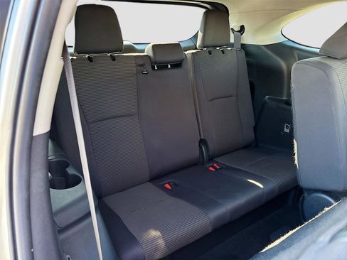 Used 2024 Toyota Highlander LE image 30