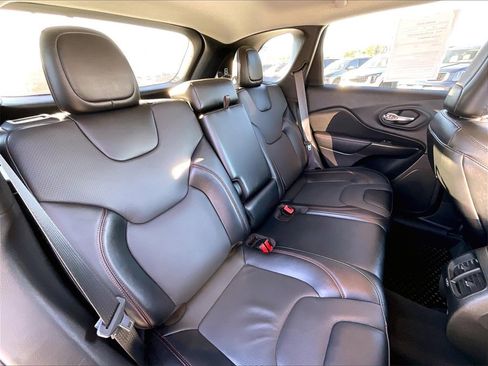 Used 2022 Jeep Cherokee Trailhawk w/ Premium Leather Package image 15