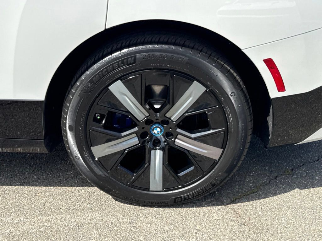Certified 2024 BMW iX xDrive50 w/ Sport Package AWD/4WD image 14