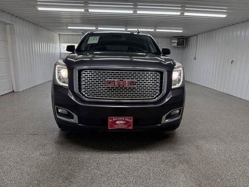 Used 2017 GMC Yukon XL Denali w/ Open Road Package AWD/4WD image 3
