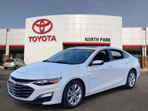 Used 2024 Chevrolet Malibu LT image 1