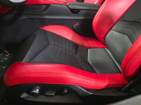 Used 2022 Chevrolet Corvette Stingray Premium Cpe w/ Z51 Performance Package RWD image 33