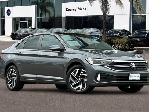 Used 2022 Volkswagen Jetta SEL FWD image 2