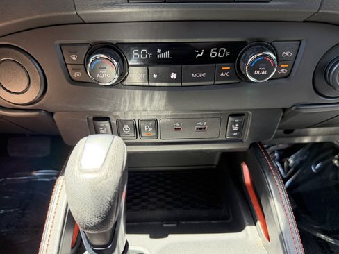 Used 2024 Nissan Frontier Pro-X w/ Pro Convenience Package RWD image 26