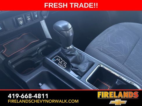 Used 2018 Toyota Tacoma TRD Sport image 20