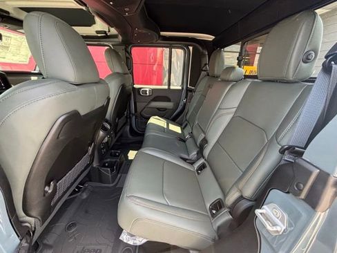 New 2026 Jeep Gladiator Mojave AWD/4WD image 10