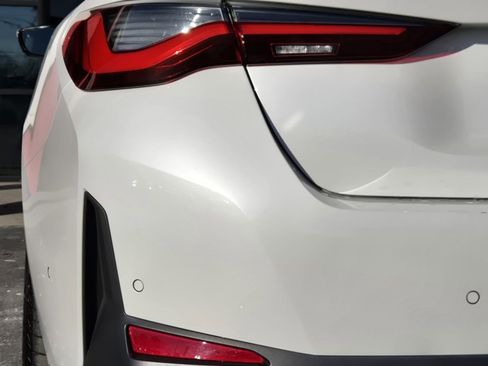 Used 2023 BMW i4 eDrive40 w/ Premium Package image 10