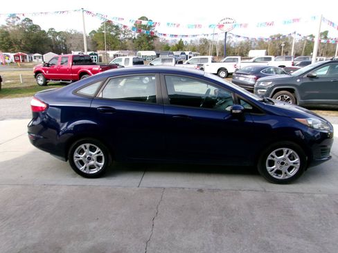 Used 2016 Ford Fiesta SE FWD image 4