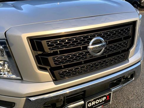 Used 2020 Nissan Titan SV w/ SV Convenience Package image 28