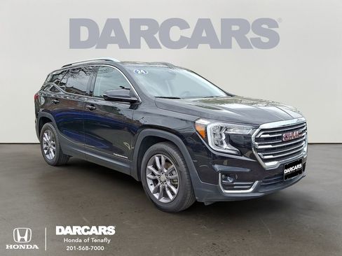 Used 2024 GMC Terrain SLT image 1