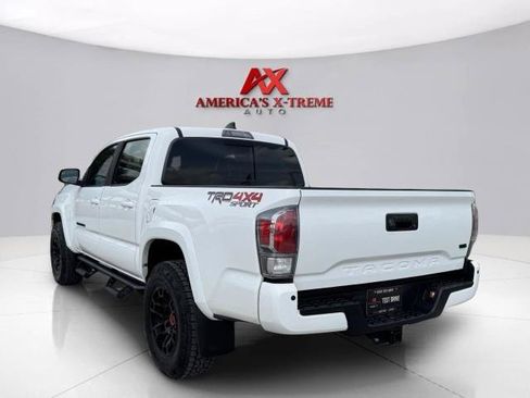 Used 2022 Toyota Tacoma TRD Sport w/ Technology Package AWD/4WD image 4
