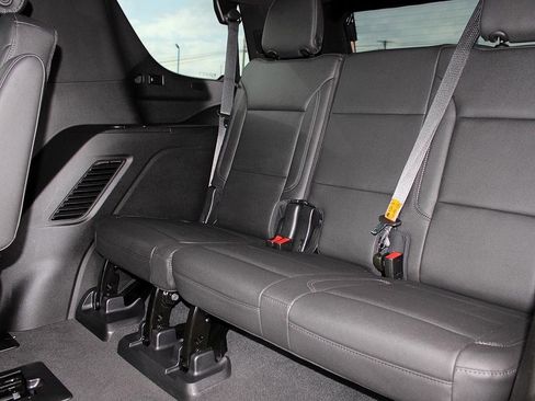 Used 2022 Chevrolet Tahoe Z71 w/ Luxury Package image 28