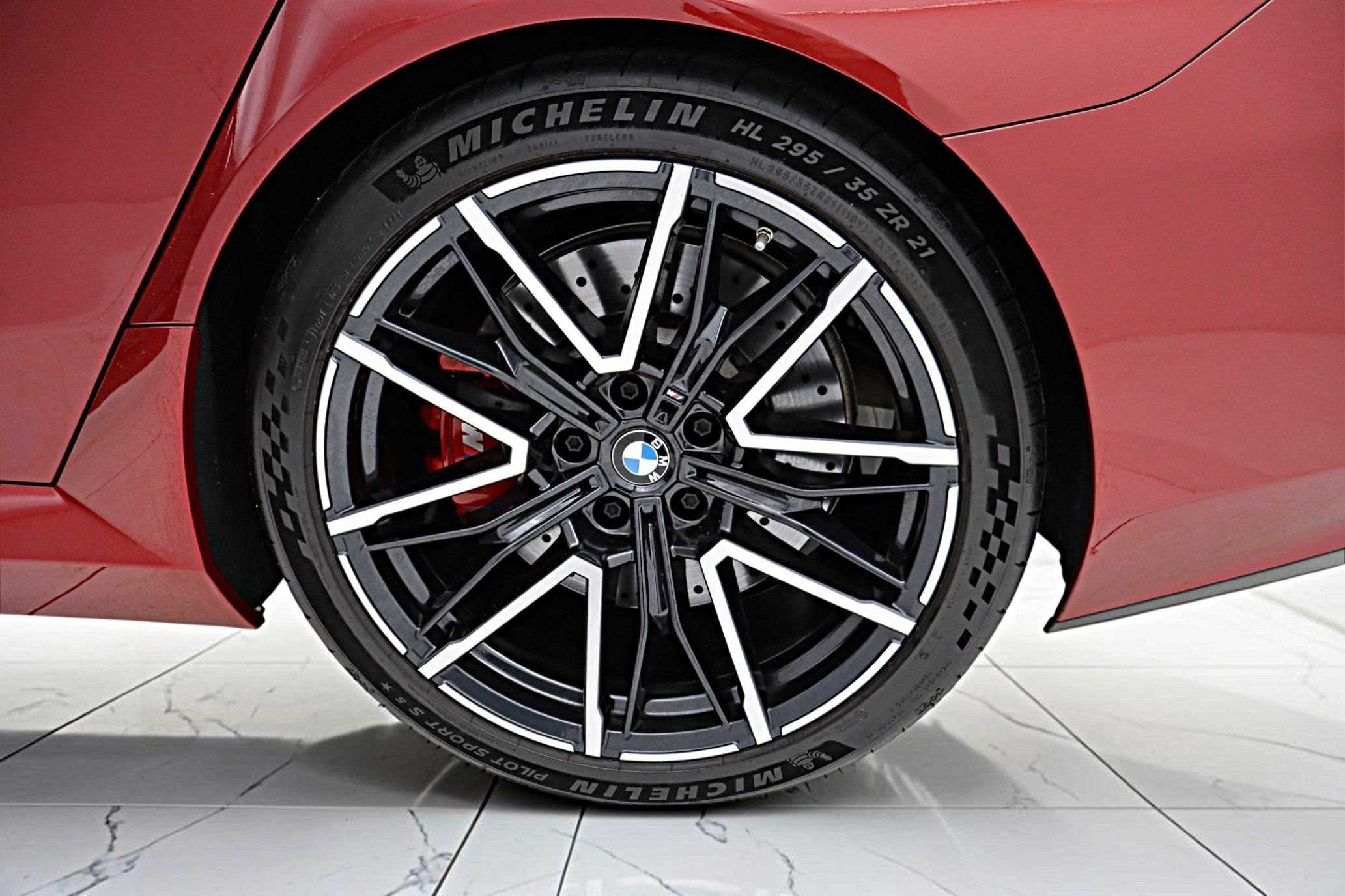 Used 2025 BMW M5 w/ Carbon Package AWD/4WD image 45