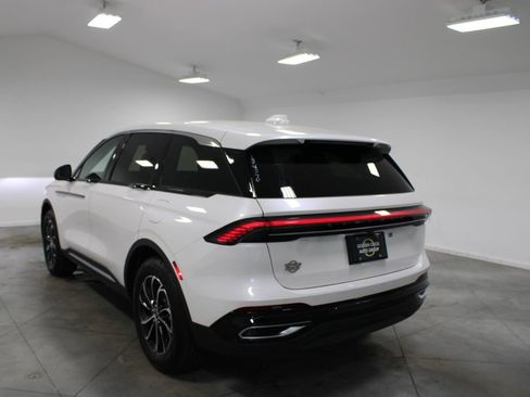 New 2026 Lincoln Nautilus Premier image 6