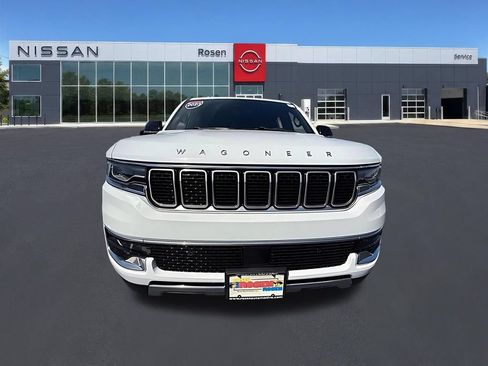Used 2023 Jeep Wagoneer Series III w/ Preferred Equipment Group AWD/4WD image 38