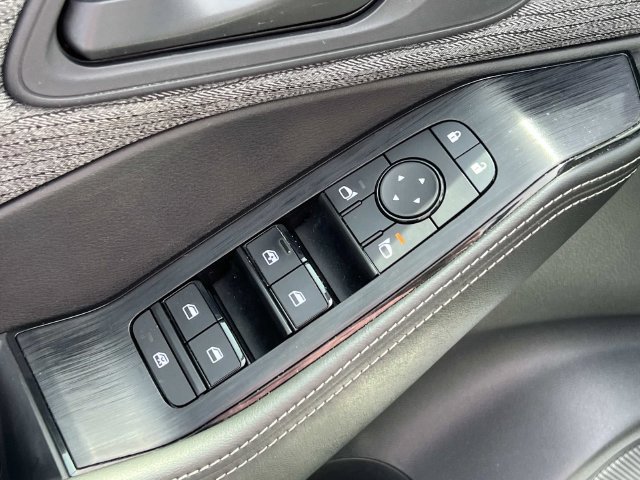 Used 2022 Nissan Rogue S AWD/4WD image 15