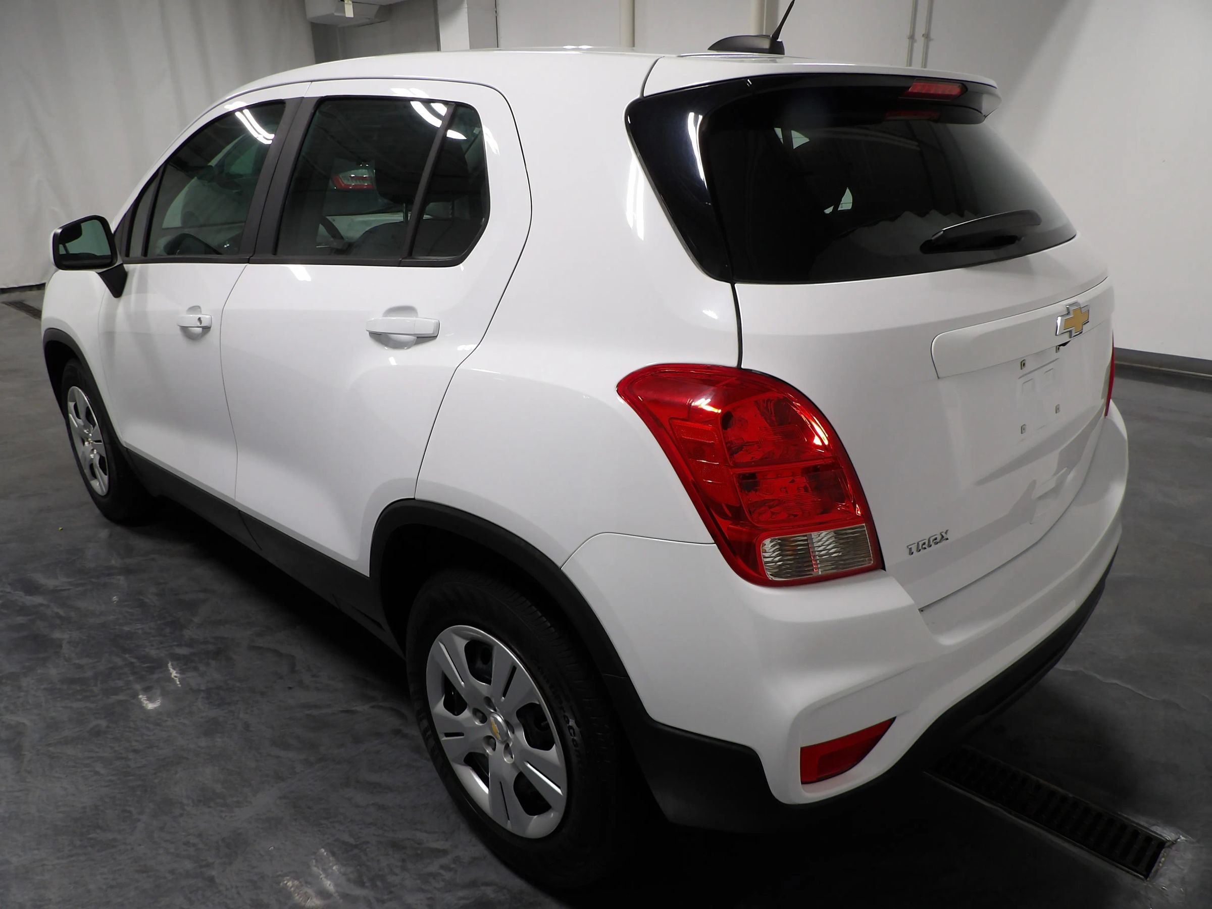 Used 2018 Chevrolet Trax LS FWD image 5