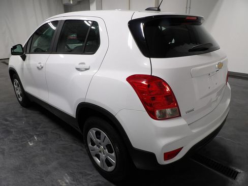 Used 2018 Chevrolet Trax LS FWD image 5