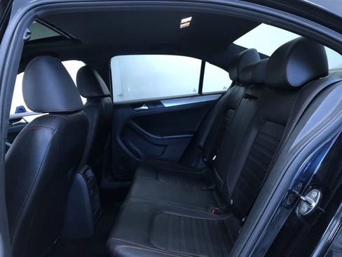 Used 2012 Volkswagen Jetta GLI FWD image 19