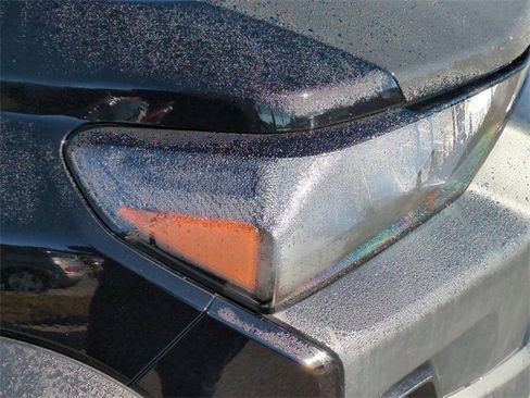 Used 2023 Chevrolet Colorado Trail Boss w/ Technology Package image 10