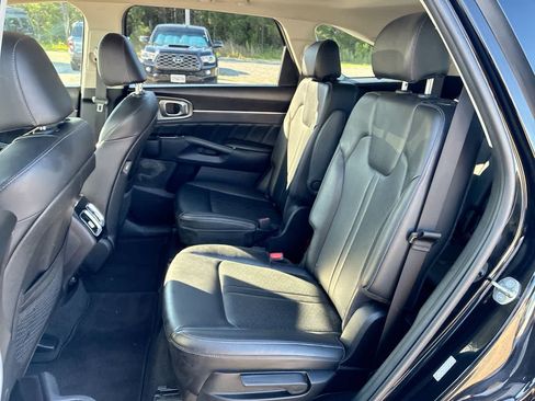 Used 2023 Kia Sorento SX AWD/4WD image 25