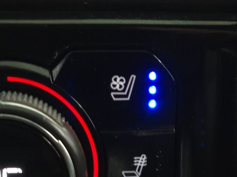 Used 2022 Chevrolet Silverado 1500 LTZ w/ LTZ Premium Package image 9