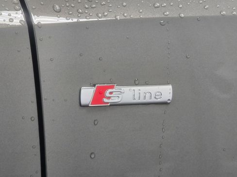 Certified 2025 Audi Q3 2.0T Premium w/ Convenience Package image 31