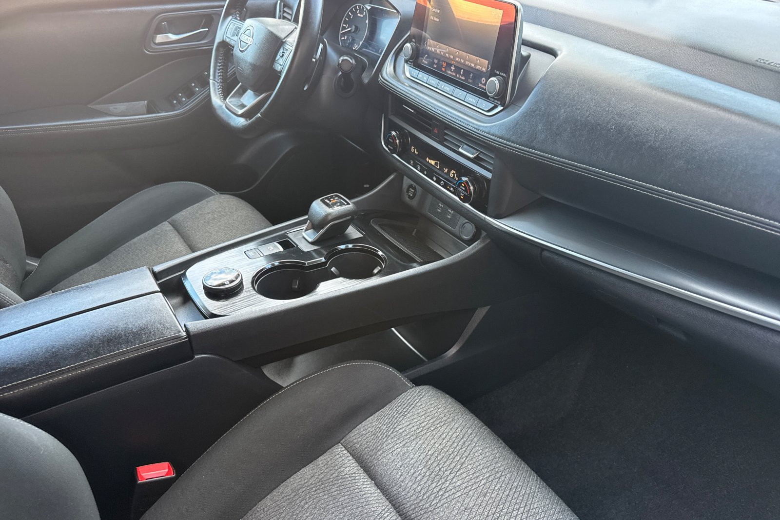 Certified 2025 Nissan Rogue SV AWD/4WD image 20