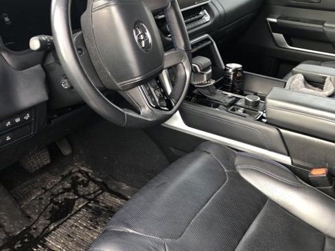 Used 2024 Toyota Sequoia Platinum image 5