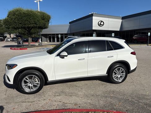 Used 2023 Mercedes-Benz GLC 300 4MATIC image 2