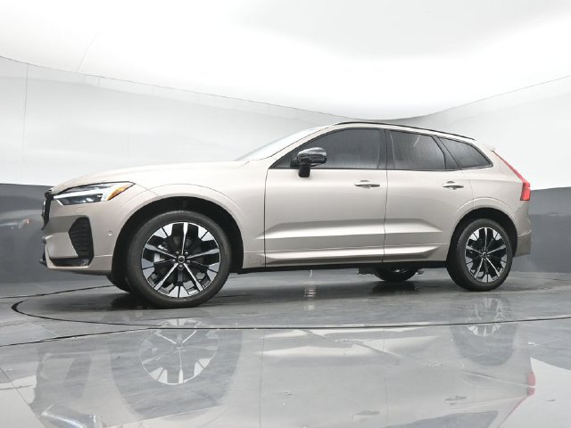 New 2026 Volvo XC60 B5 Plus w/ Protection Package Premier AWD/4WD image 39