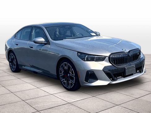 Used 2025 BMW i5 xDrive40 w/ Executive Package AWD/4WD image 3