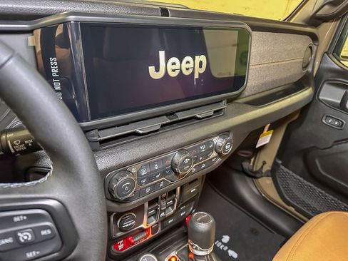 New 2026 Jeep Gladiator Sport image 28