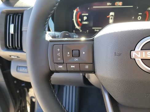 Used 2026 Nissan Pathfinder Platinum AWD/4WD image 23