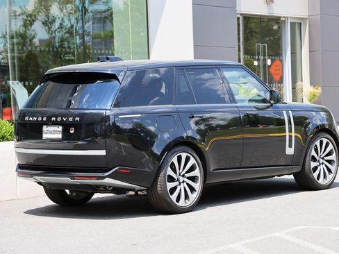 Used 2025 Land Rover Range Rover Autobiography AWD/4WD image 4