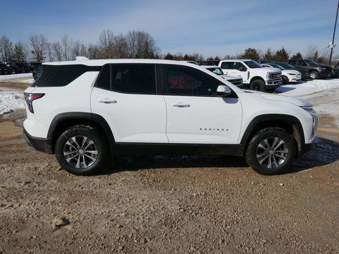 New 2026 Chevrolet Equinox LT image 2