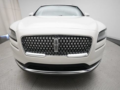 Used 2023 Lincoln Nautilus Reserve w/ Luxury Package AWD/4WD image 11