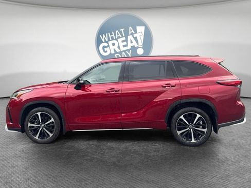 Used 2022 Toyota Highlander XSE AWD/4WD image 6