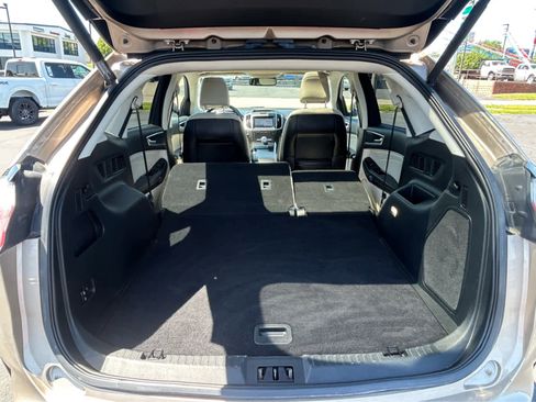 Used 2020 Ford Edge Titanium w/ Equipment Group 301A FWD image 8