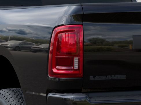New 2026 RAM 2500 Laramie AWD/4WD image 9