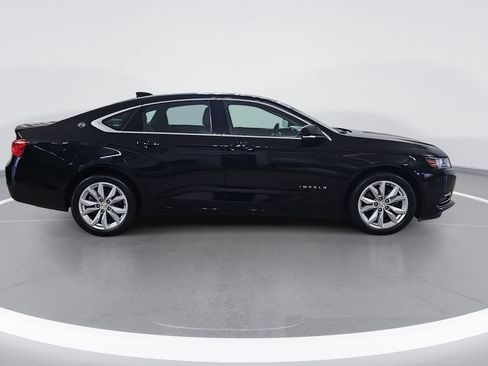 Used 2018 Chevrolet Impala LT FWD image 2