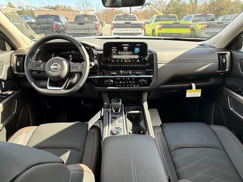 New 2025 Nissan Pathfinder Platinum w/ Cargo Package image 22