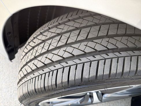 Certified 2025 Acura TLX w/Technology Package image 12