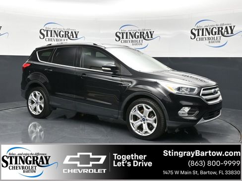 Used 2019 Ford Escape Titanium FWD image 1